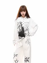 春季用白色長袖Tシャツ【ユニセックス・カジュアル・ヘンリーネック・パンクプリント】