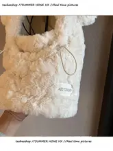 可愛らしい一体型の毛布フード【厚手・防寒・女性用・耳あて付き】