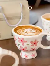 高級感あるマークカップ【クリーム色・レトロ小花模様・陶器製】