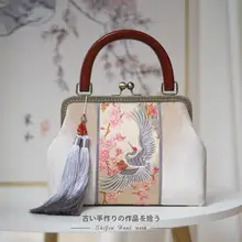 国風デザインの刺繍入りシルクベルベットの斜め掛け手提げバッグ【鶴モチーフ・おしゃれなママバッグ】