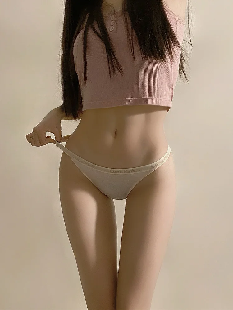 モダール素材のレディース低腰三角パンツ：抗菌・通気性・セクシーなハイスリットの実用性を検証