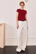 高腰 微弧デザインのストレートデニムパンツ【極上の柔らかさ・トレンドスタイル・体型カバー】