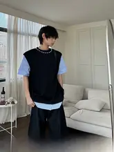 デザイン性の高い袖のパッチワークTシャツ【ラウンドネック・ビジュー装飾・カジュアルスタイル】（セットアップ対応）