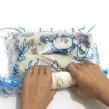 衣類収納用真空圧縮バッグ【手巻き式・穴あけ不要・小型】