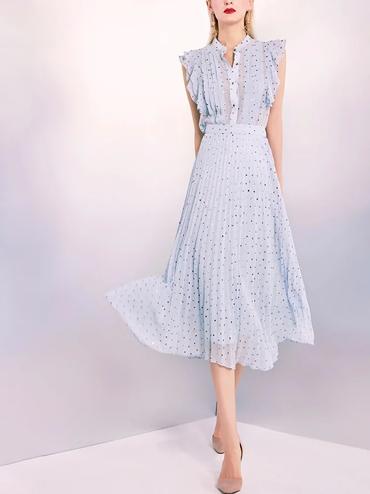 30代女性の忘年会に着る服は、通勤風の長袖シャツドレスがベスト？
