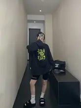 黒の長袖コットンTシャツ【ゆったりフィット・ヴィンテージスタイル・デザイン】