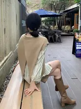 Vネックデザインのニットベスト【秋春用・開襟・重ね着対応】