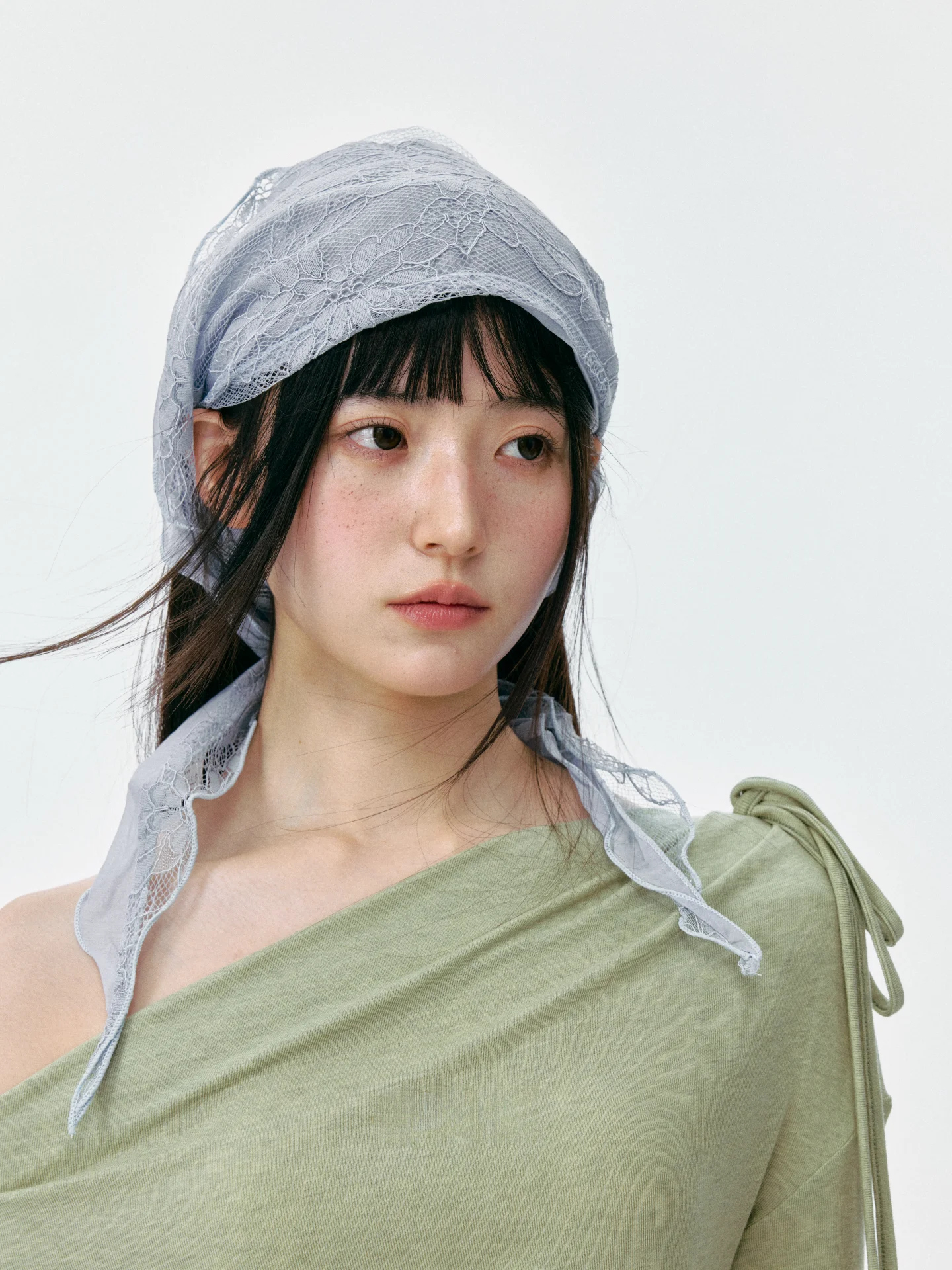 夏用清涼感の浅い青色ラッシー頭巾：薄手・多機能・トライアングルデザインの使い勝手を解説