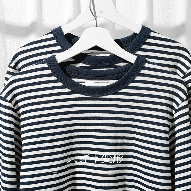 「Tシャツ 横から 着る」とき、どうやってスタイリングするの？長袖ストライプTシャツが解決するリアルな着こなしの悩み