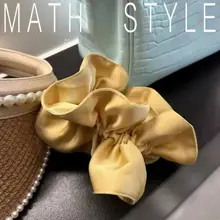 シンプルで高級感あるサテン仕上げのフリル付きヘアゴム【丸みを帯びたデザイン・女性用】