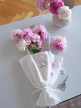 花束デザインの刺繍トートバッグ【キャンバス製・ショルダーストラップ付き・結び目デザイン】