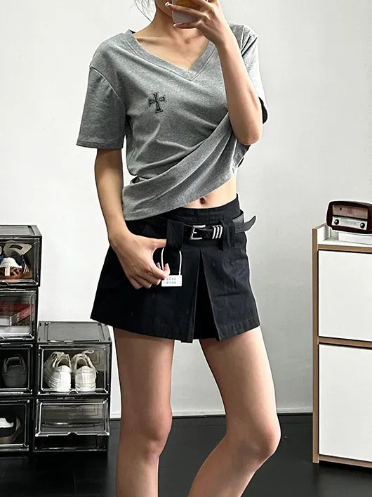 黒のマーメイドスカート コーデはどう選ぶ？シンプルで大人っぽい夏のスタイルを実現する1つの答え