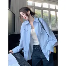 春にぴったりな薄手のブルーリボンブラウス【ルーズフィット・デザイン性の高い上着】
