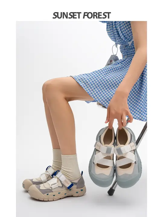 魔術テープ付きスポーツサンダル【春夏用・カジュアルデザイン・ブローチスタイル】（セットアップ対応）
