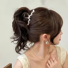 可愛いキャラクタークッキーグリップ【女性用・ヘアアクセサリー・サメクリップ】