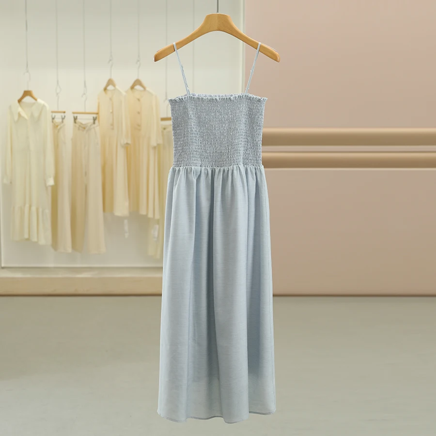 16℃から22℃にかけて過ごす春の服はどう選ぶ？ラムウールコートとキャミソールワンピースが解決する悩み