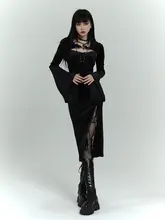 ゴシックスタイルのダークロングドレス【黒・ケープ付き・ハロウィンコスチューム】