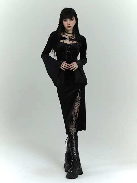 ゴシックスタイルのダークロングドレス【黒・ケープ付き・ハロウィンコスチューム】