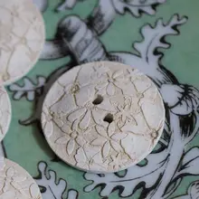 花柄模様の再生素材ボタン【イギリス製・フタ付き・直径18mm・直径23mm】