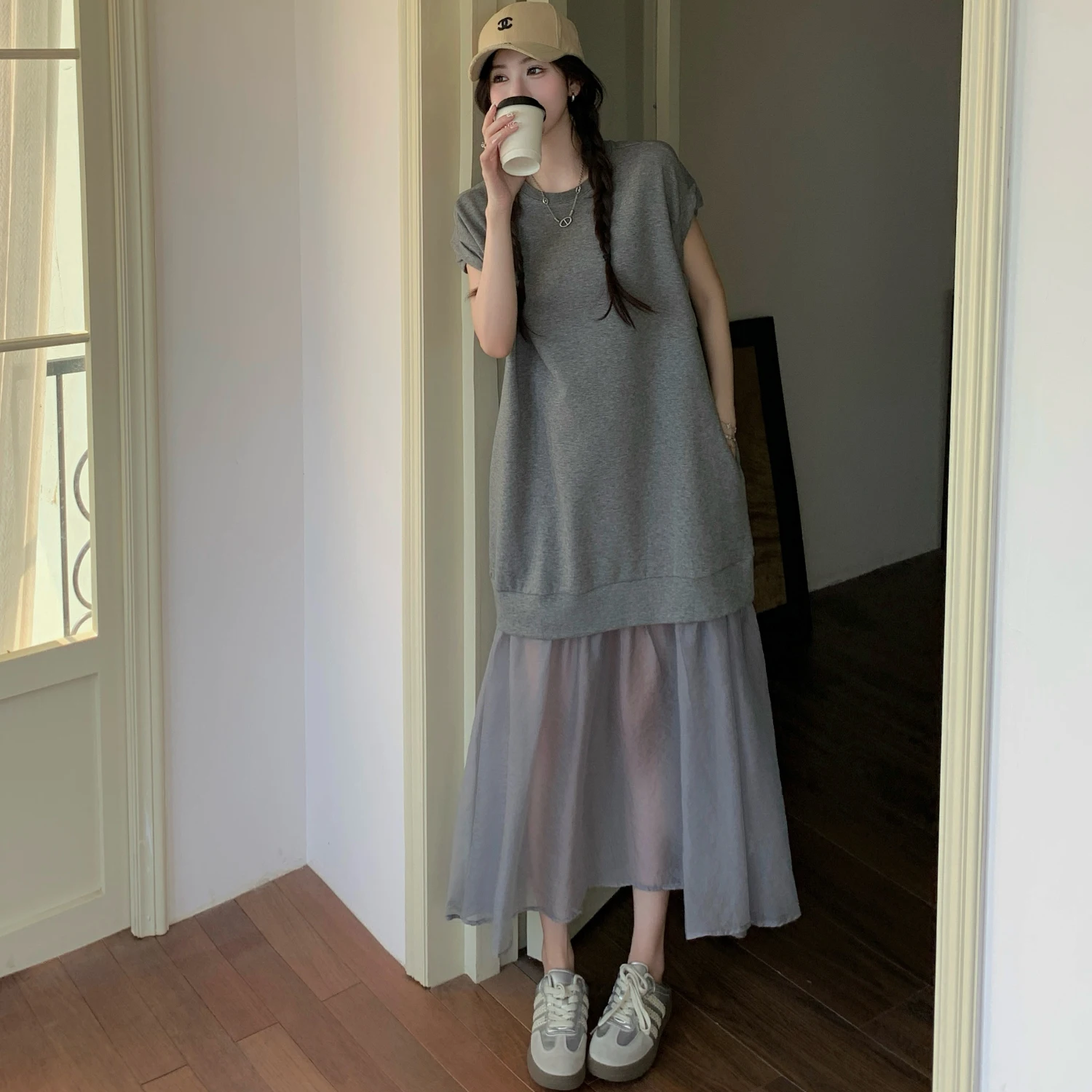 メッシュワンピースのコーデで通勤も夏も失敗しない方法は？