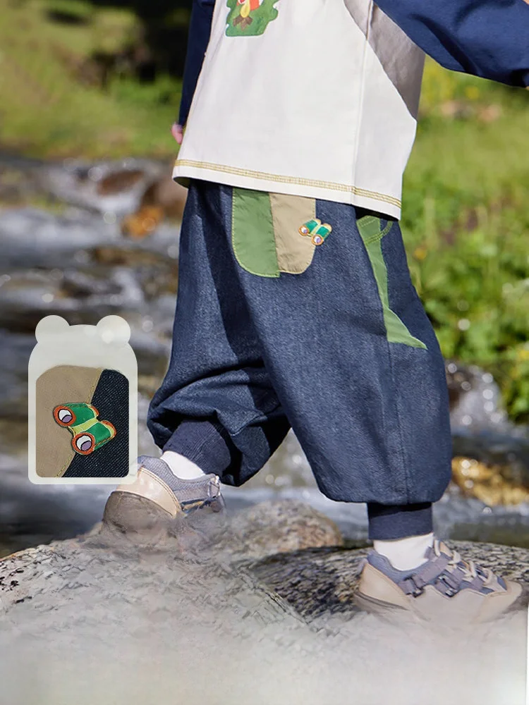 黒ズボンが色あせてしまうのはなぜ？その復活法としておすすめの防褪色ソフトデニムパンツとは