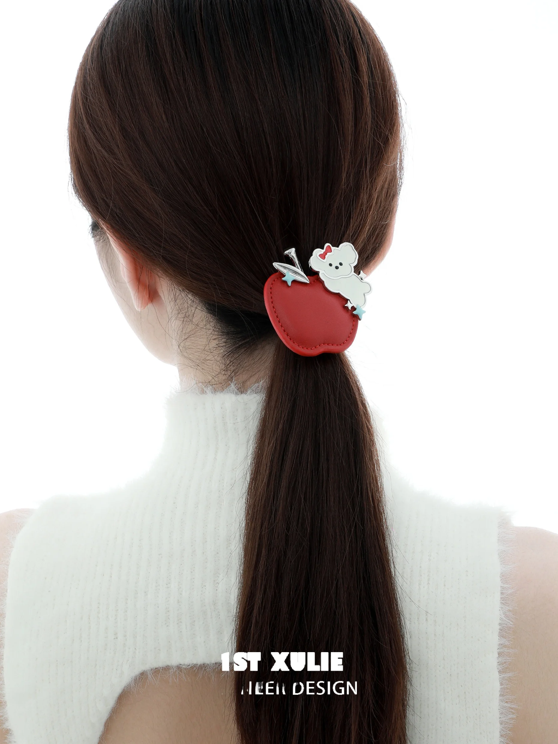 ポニーテール ボサボサに合う高級感のヘアクリップは？