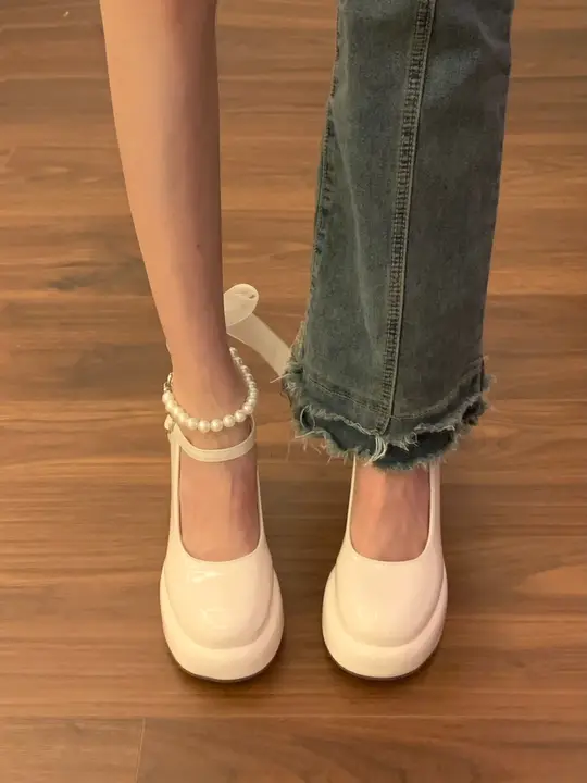 春にぴったりなマリージェーンデザインの女性用ハイヒール【フレンチスタイル・小柄向け】