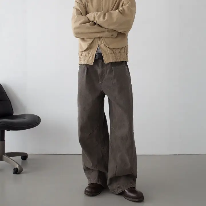 ヴィンテージ風ウォッシュ加工ストレートデニムパンツ【ユニセックス・リラクシーフィット・ワイドレッグ・アーチデザイン】