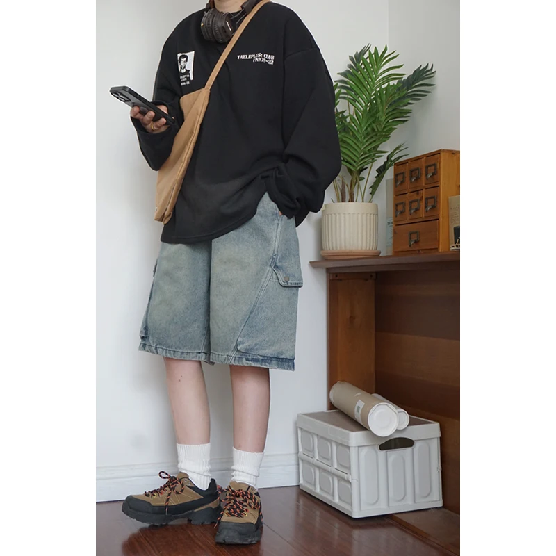 tシャツに油染みや黒ずみが生じるのを防ぐには？レトロな水洗い加工Tシャツが解決するリアルな使い方