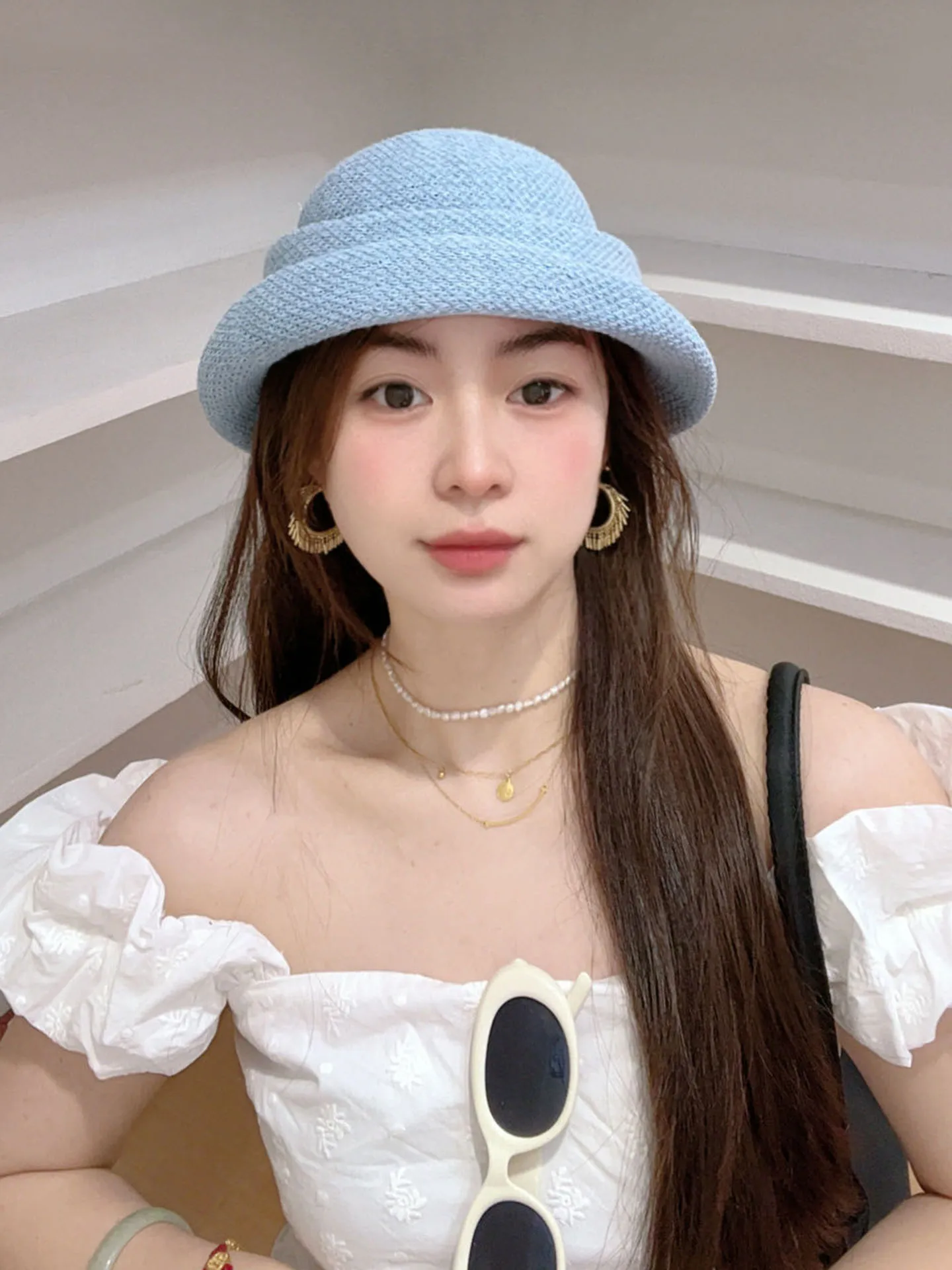 春夏用エレガントなブリム付きハット：通気性とスタイリッシュデザインで夏のコーデを完成