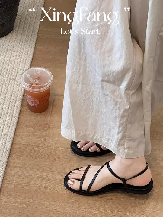 サンダル 女性 夏 皮革 ファッション フラット 一字ストラップ
