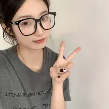 シンプルでスタイリッシュ！ブラックフレーム眼鏡【ユニセックス・軽量】
