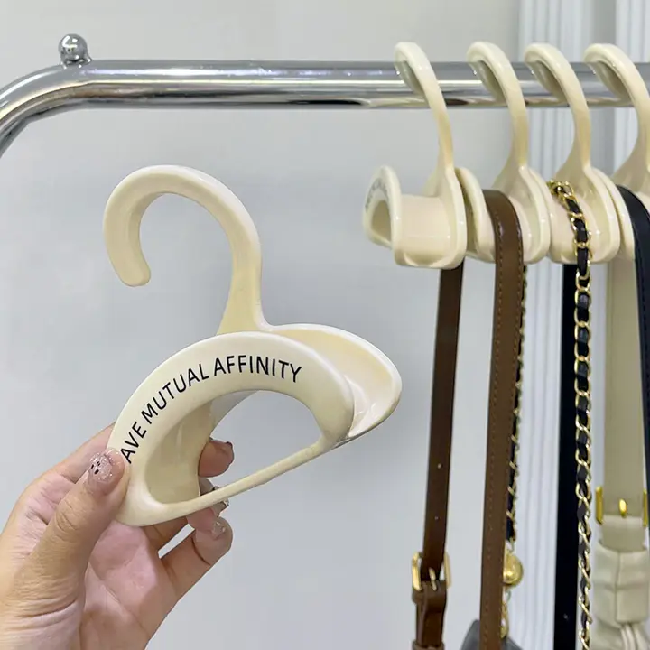 使いやすい衣類収納ラック【クリームカラー・バッグ掛け用】（セットアップ対応）