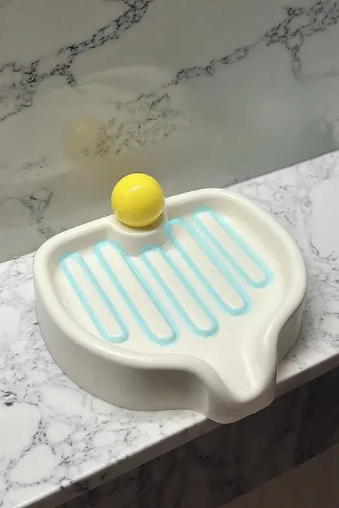 かわいいデザインの大型ソープディッシュ【水切り機能付き・バスルーム用】