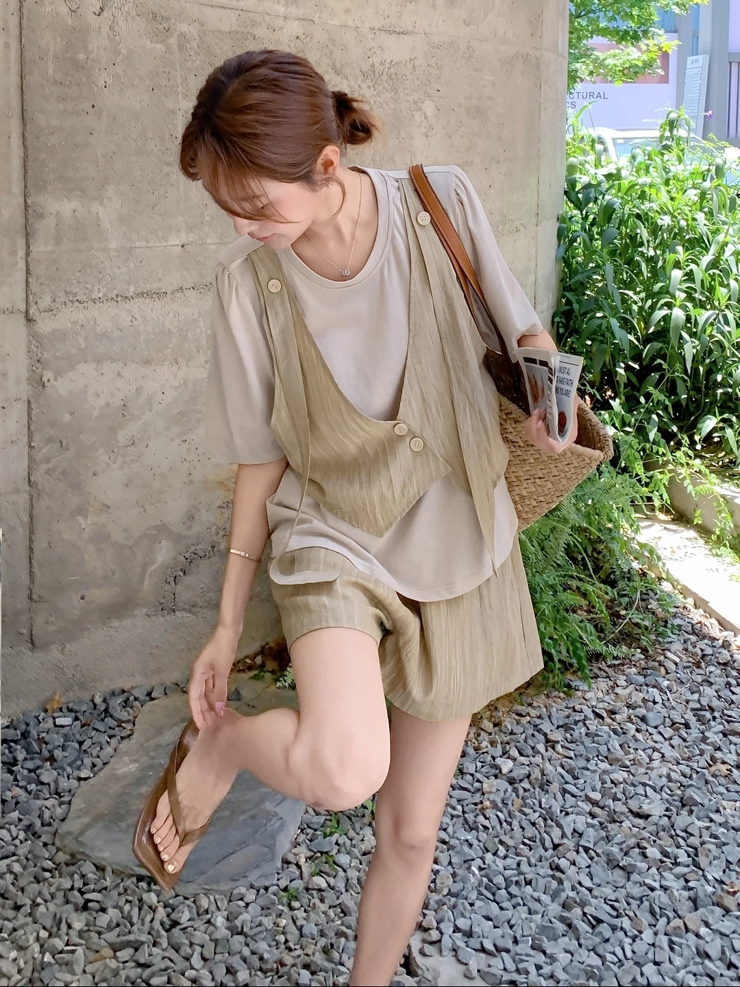 Tシャツズボンに着るときの着こなしは、本当に難しい？このカジュアルセットが解決する理由