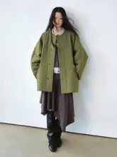 クラシックデザインのリバーシブルコットンキルティングコート【不規則ステッチ・コクーンシルエット・袖付き】