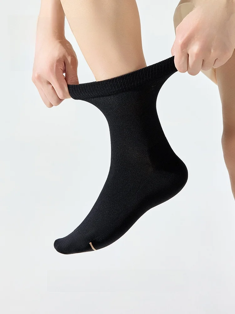 カップル用エッセンシャルオイル入り中筒ソックス：抗菌防臭機能と滑り止めの実用性を徹底検証