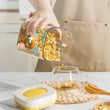 食品用真空密閉容器【押すだけ・食材保存に最適】
