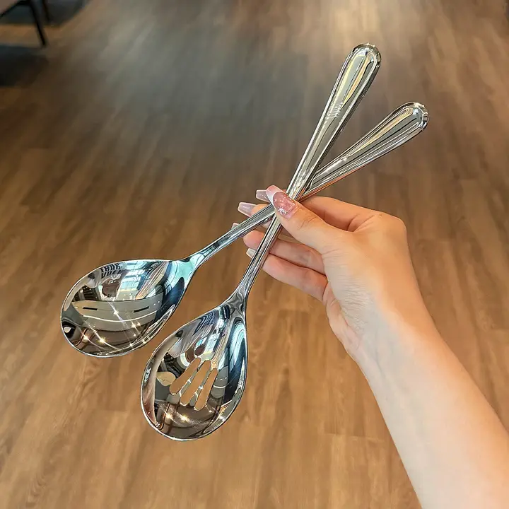 大きいサイズのステンレス製分菜スプーン【ホテル用・長めデザイン】
