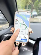 車用スマートフォンホルダー【エアコン通風口を遮らない設計・自動運転対応】