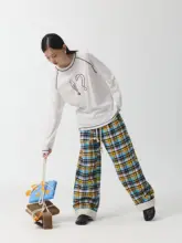 手描き刺繍入りスノーコットン長袖カラーブロックTシャツ【ゆったりとしたデザイン・女性用】