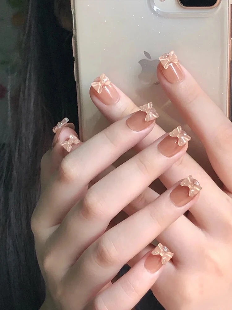 かっこいいシルバーネイルは、本当に「見た目」だけなのか？