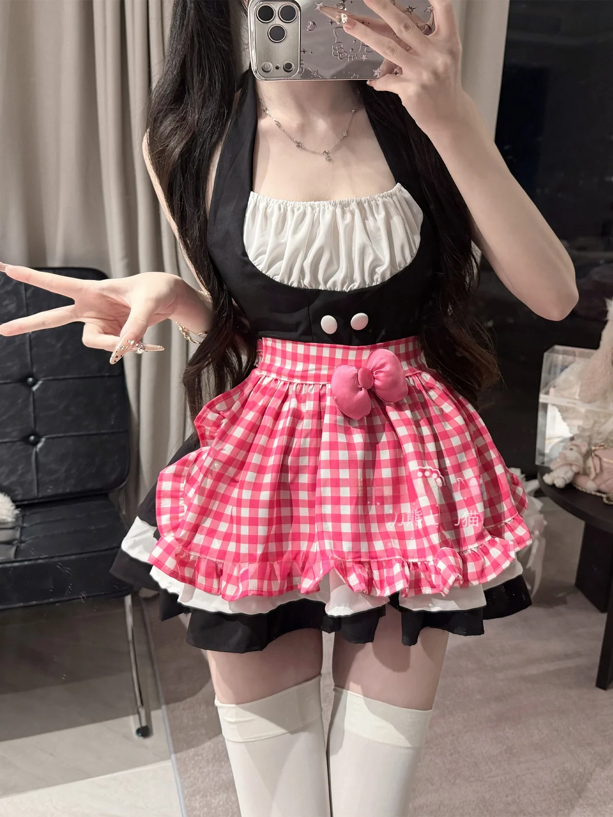 お化け屋敷の衣装を手作りするなら、赤いチェックドレスが一番かっこよくなる方法？