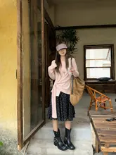 ユニークなデザインの長袖トップス【フィット・韓国風・無地・大人カジュアル】