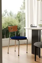 ヴィンテージデザインの木製ダイニングチェア【無垢材・ステンレス製・用】