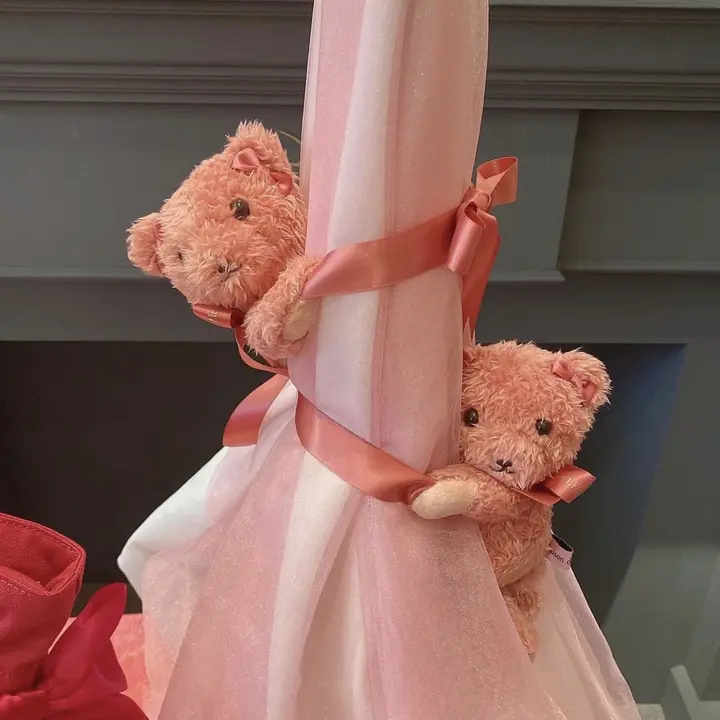 限定デザイン ぬいぐるみクマの吊り下げ飾り【ピンク・カーテン用バンド付き】