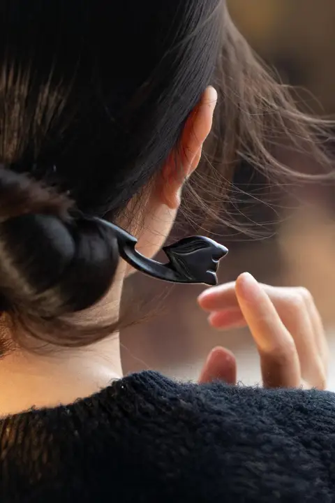高級感ある黒檀製ヘアピン【古風・狐デザイン・ビジネスシーン対応】