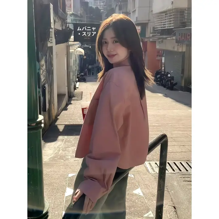 カジュアルなピンクシャツ【短丈・スタイリッシュ・女性用・薄手】