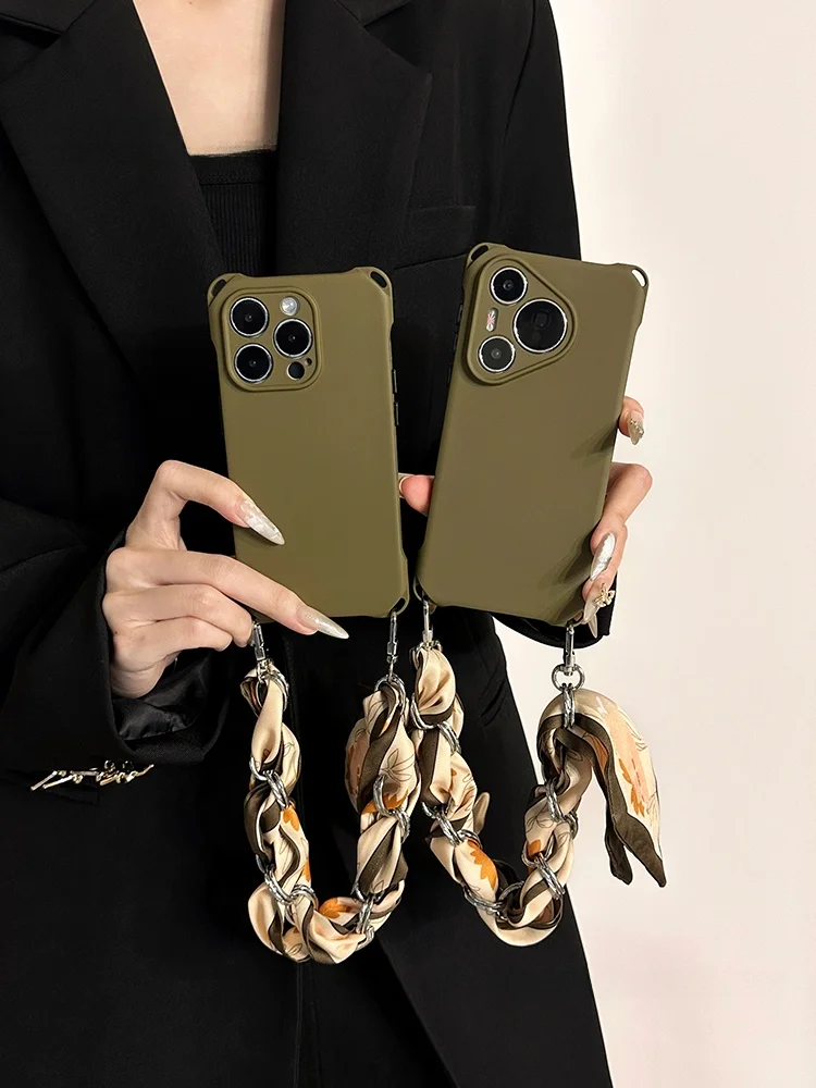 スマホショルダー おしゃれ どんなのがいいか？松緑色のケースが通勤とカジュアルを両立する理由
