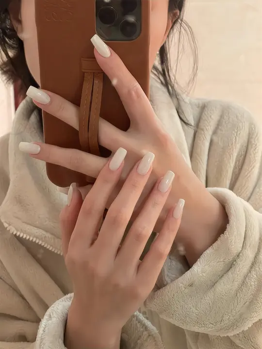 純白色の光沢仕上げ 防水つけ爪【手作り・光療技術】